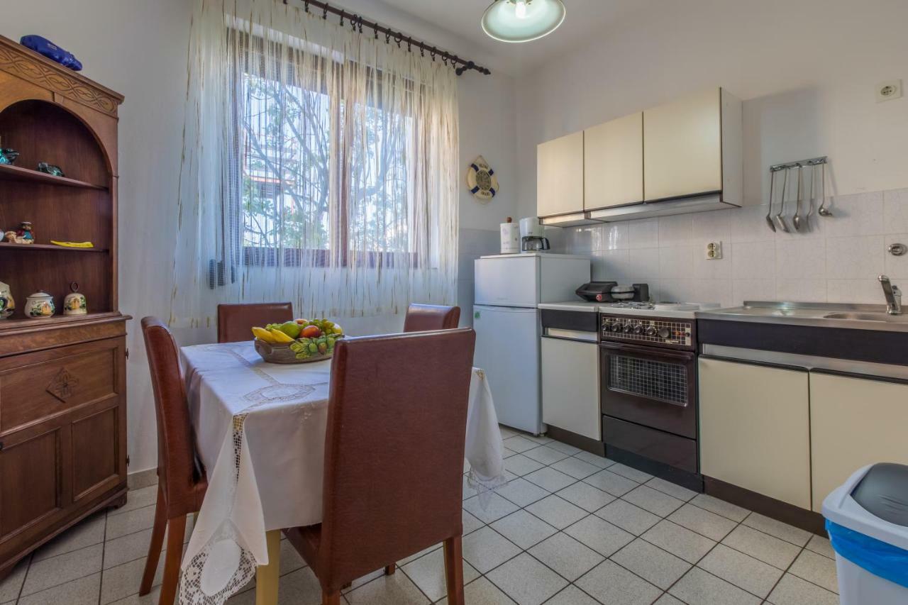 Apartman Laura Selce Exterior photo
